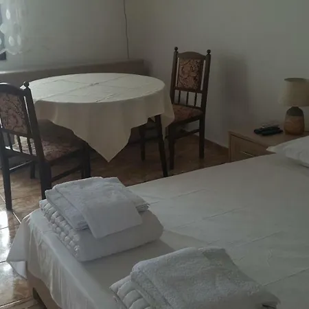 Pensión свети никола Sinemoretz